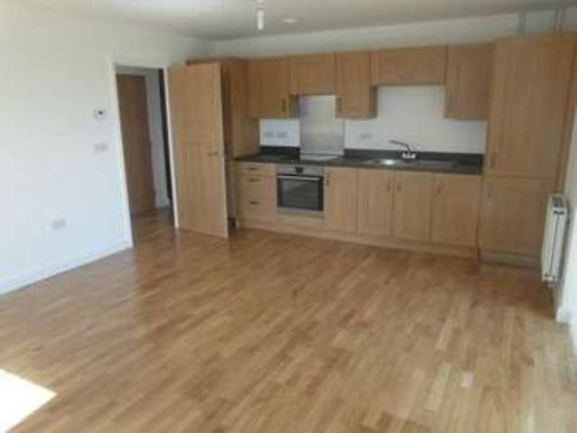  Image of 2 bedroom Flat to rent in Bateson Drive Leavesden Watford WD25 at Bateson Drive Leavesden Watford, WD25 7NB