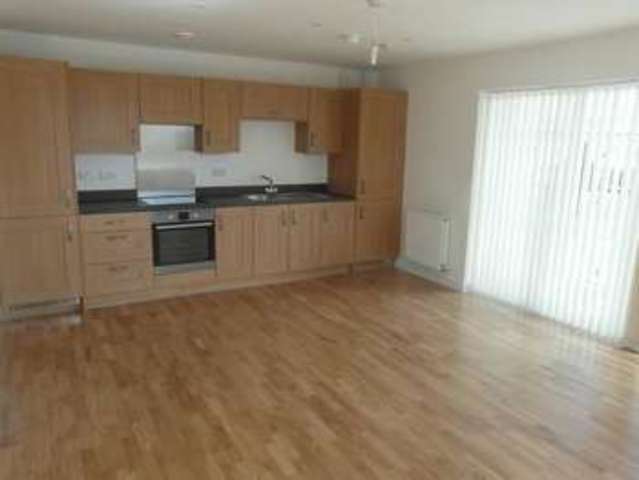  Image of 2 bedroom Flat to rent in Bateson Drive Leavesden Watford WD25 at Bateson Drive Leavesden Watford, WD25 7NB