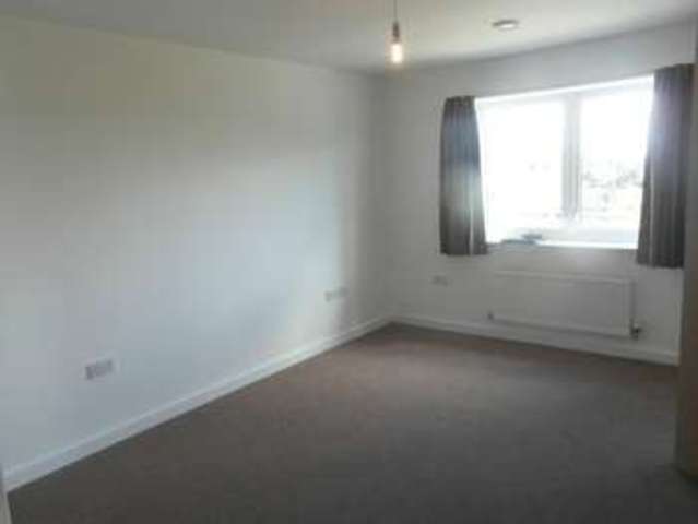  Image of 2 bedroom Flat to rent in Bateson Drive Leavesden Watford WD25 at Bateson Drive Leavesden Watford, WD25 7NB