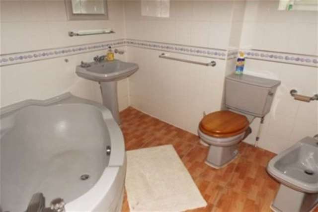  Image of 2 bedroom Detached house to rent in Baxendale Street Bolton BL1 at Bolton, BL1 6QH