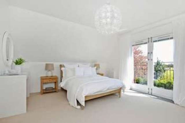  Image of 6 bedroom Terraced house for sale in Beaconsfield Road Clifton Bristol BS8 at Beaconsfield Road Clifton Bristol, BS8 2TR