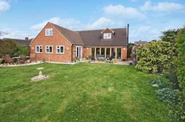  Image of 5 bedroom Detached house for sale in Earlswood Close Aylesbury HP21 at Earlswood Close  Aylesbury, HP21 7PG