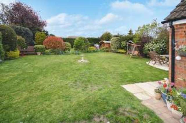  Image of 5 bedroom Detached house for sale in Earlswood Close Aylesbury HP21 at Earlswood Close  Aylesbury, HP21 7PG