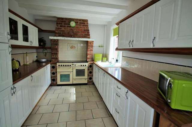  Image of 4 bedroom Detached house for sale in Hulbert Road Bedhampton Havant PO9 at Bedhampton Havant Hampshire, PO9 3TA