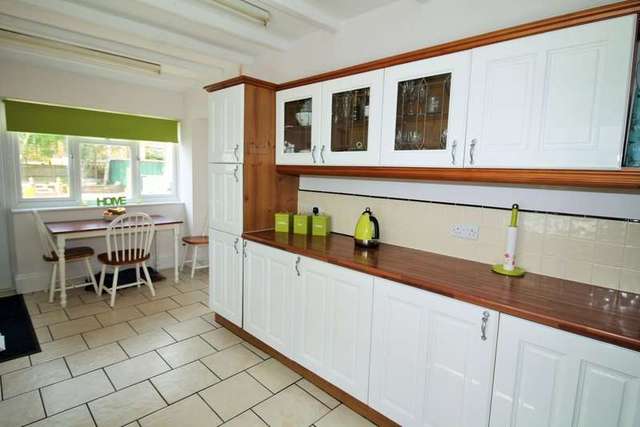  Image of 4 bedroom Detached house for sale in Hulbert Road Bedhampton Havant PO9 at Bedhampton Havant Hampshire, PO9 3TA