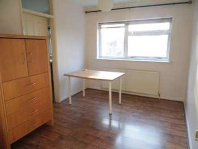  Image of 3 bedroom Flat for sale in Willow Bank Fallowfield Manchester M14 at Willowbank Manchester Manchester, M14 6XN