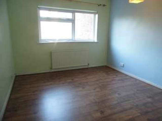  Image of 3 bedroom Flat for sale in Willow Bank Fallowfield Manchester M14 at Willowbank Manchester Manchester, M14 6XN