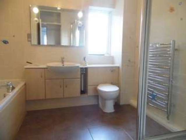  Image of 3 bedroom Flat for sale in Willow Bank Fallowfield Manchester M14 at Willowbank Manchester Manchester, M14 6XN