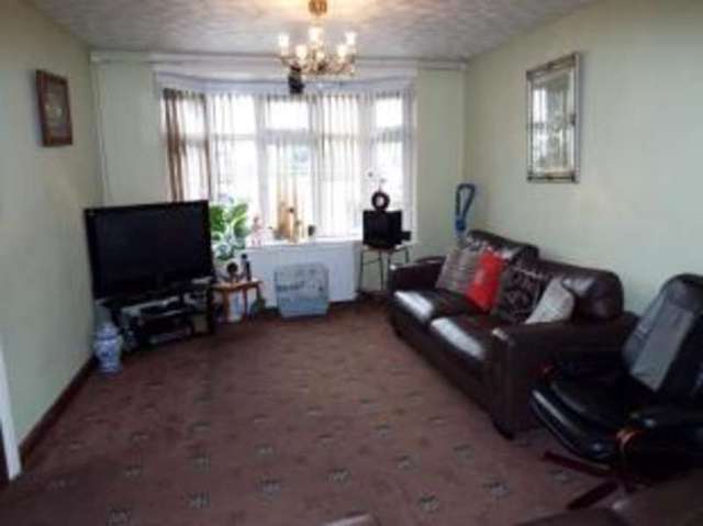  Image of 3 bedroom Terraced house for sale in Beechwood Road Leagrave Luton LU4 at Luton Beds Leagrave, LU4 9RZ