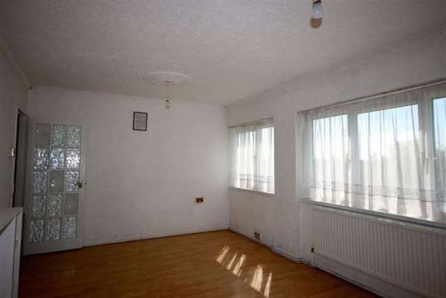  Image of 2 bedroom Flat for sale in Beehive Lane Ilford IG1 at Beehive Court Beehive Lane ILFORD, IG1 3RR