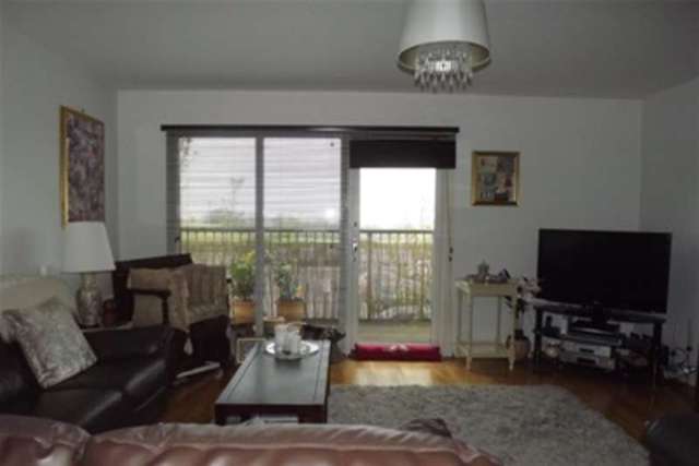  Image of 1 bedroom Flat to rent in The Courtyard Beggarwood Basingstoke RG22 at Basingstoke, RG22 4FJ
