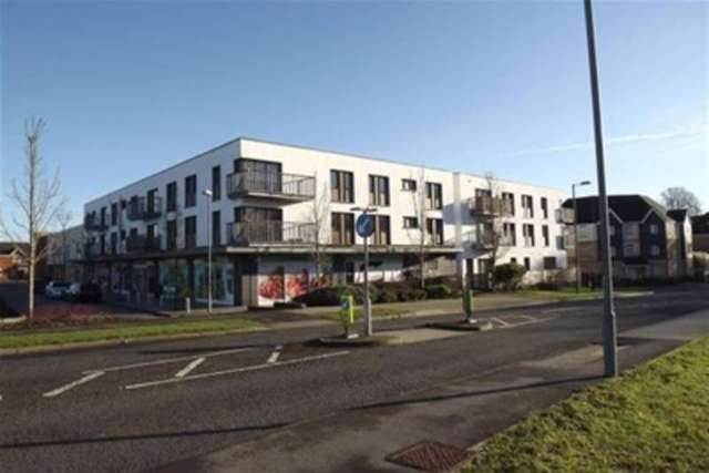  Image of 1 bedroom Flat to rent in The Courtyard Beggarwood Basingstoke RG22 at Basingstoke, RG22 4FJ