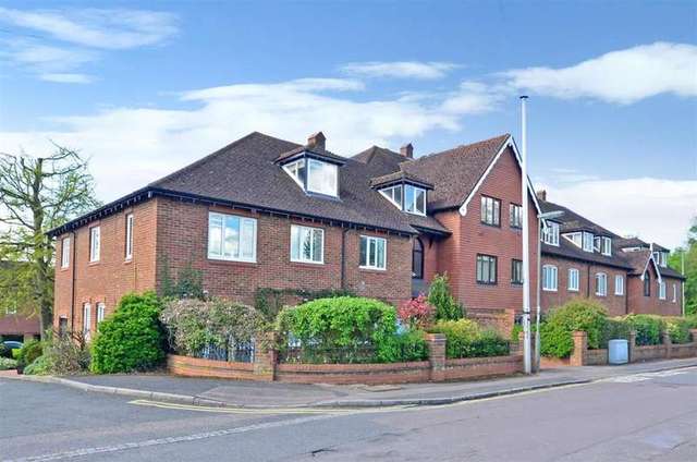  Image of 1 bedroom Retirement Property for sale in Belmont Road Leatherhead KT22 at Leatherhead Surrey Leatherhead, KT22 7DX