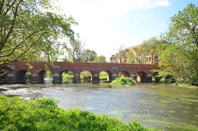  Image of 1 bedroom Retirement Property for sale in Belmont Road Leatherhead KT22 at Leatherhead Surrey Leatherhead, KT22 7DX