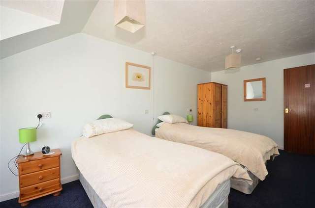  Image of 1 bedroom Retirement Property for sale in Belmont Road Leatherhead KT22 at Leatherhead Surrey Leatherhead, KT22 7DX