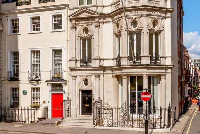  Image of Detached house to rent in Berkeley Square London W1J at Mayfair W1J London, W1J 6HE