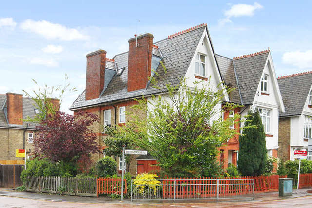  Image of 1 bedroom Studio flat for sale in Berrylands Road Berrylands Surbiton KT5 at Surrey  Surbiton, KT5 8PA