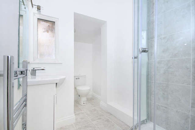  Image of 1 bedroom Studio flat for sale in Berrylands Road Berrylands Surbiton KT5 at Surrey  Surbiton, KT5 8PA