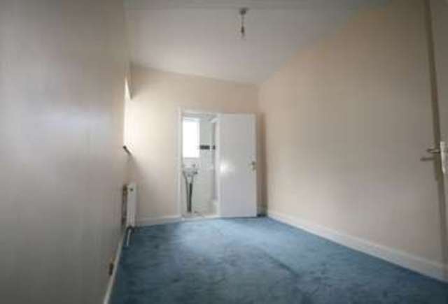  Image of 4 bedroom Semi-Detached house to rent in Beverley Gardens Stanmore HA7 at Beverley Gardens Harrow Stanmore, HA7 2AA