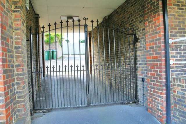  Image of 2 bedroom Flat for sale in West Street Billingshurst RH14 at West Street Billingshurst West Sussex, RH14 9HW
