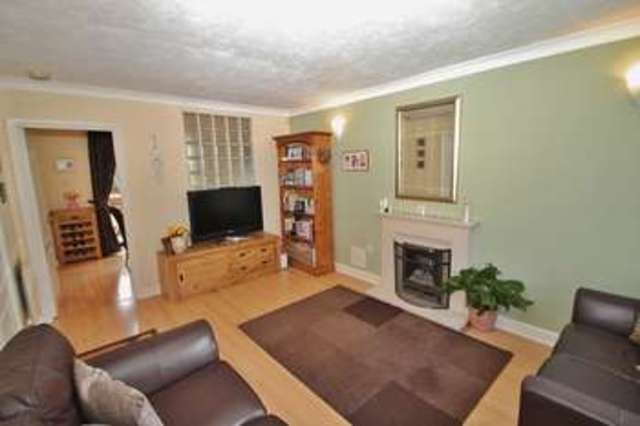  Image of 4 bedroom Detached house for sale in Birdlip Close Witney OX28 at Birdlip Close  Witney, OX28 5GE