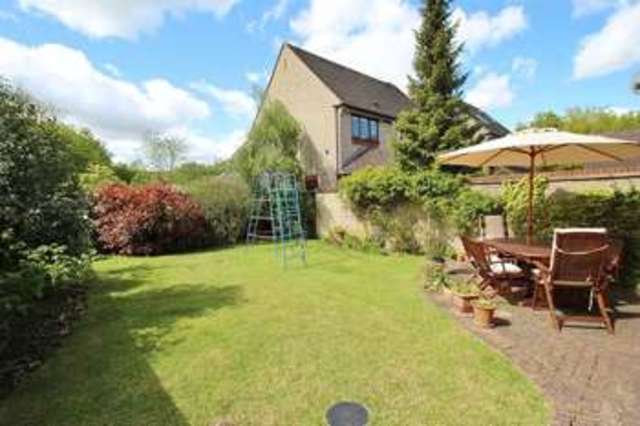  Image of 4 bedroom Detached house for sale in Birdlip Close Witney OX28 at Birdlip Close  Witney, OX28 5GE