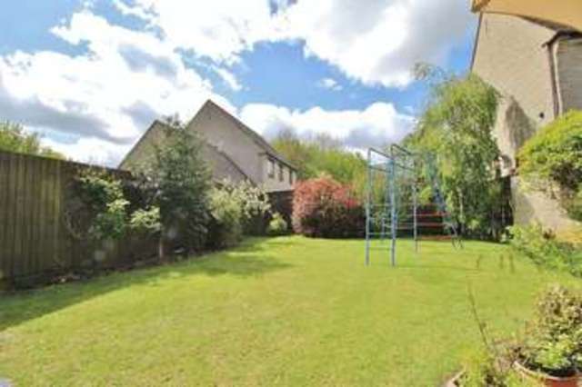 Image of 4 bedroom Detached house for sale in Birdlip Close Witney OX28 at Birdlip Close  Witney, OX28 5GE