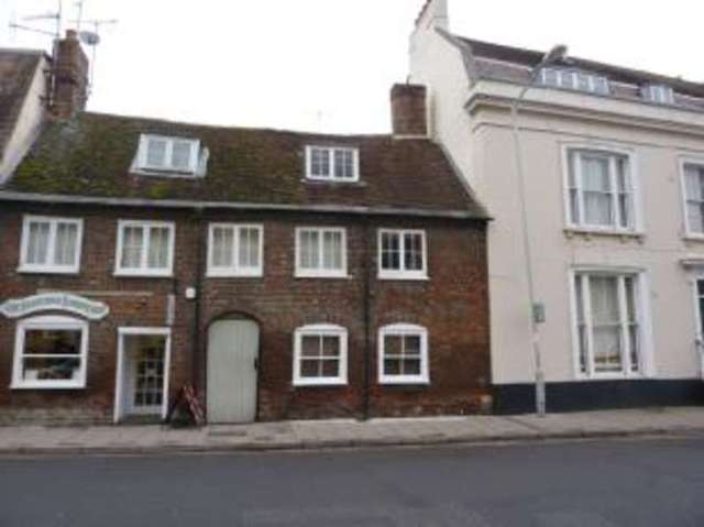  Image of 2 bedroom Flat for sale in East Street Blandford Forum DT11 at Blandford Forum Dorset Blandford Forum, DT11 7DR
