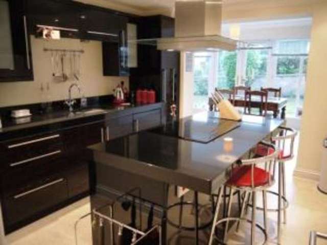  Image of 4 bedroom Detached house for sale in Davis Gardens Blandford Forum DT11 at Blandford Forum Dorset Blandford Forum, DT11 7UX