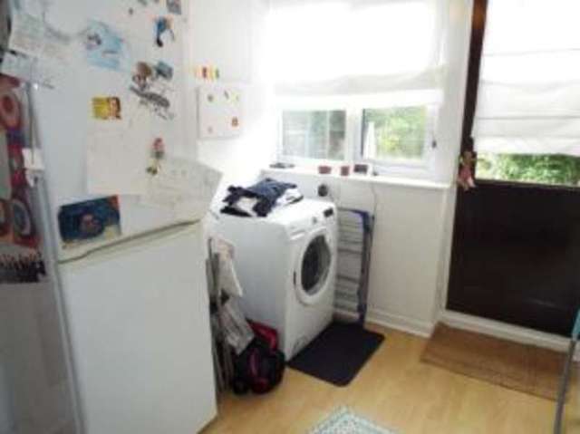  Image of 3 bedroom Detached house for sale in Blantyre Avenue Nottingham NG5 at Rise Park Nottingham Arnold, NG5 5DN