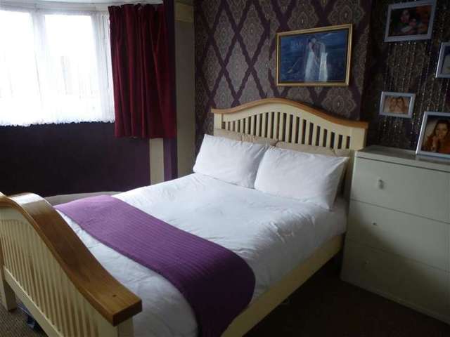  Image of 3 bedroom Terraced house for sale in Blenheim Avenue Chatham ME4 at Chatham Kent Chatham, ME4 6UU