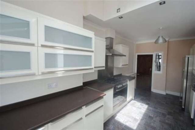  Image of 4 bedroom Terraced house to rent in Blenheim Avenue Ilford IG2 at Blenheim Avenue  Ilford, IG2 6JG