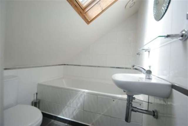  Image of 4 bedroom Terraced house to rent in Blenheim Avenue Ilford IG2 at Blenheim Avenue  Ilford, IG2 6JG