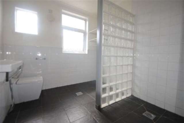 Image of 4 bedroom Terraced house to rent in Blenheim Avenue Ilford IG2 at Blenheim Avenue  Ilford, IG2 6JG