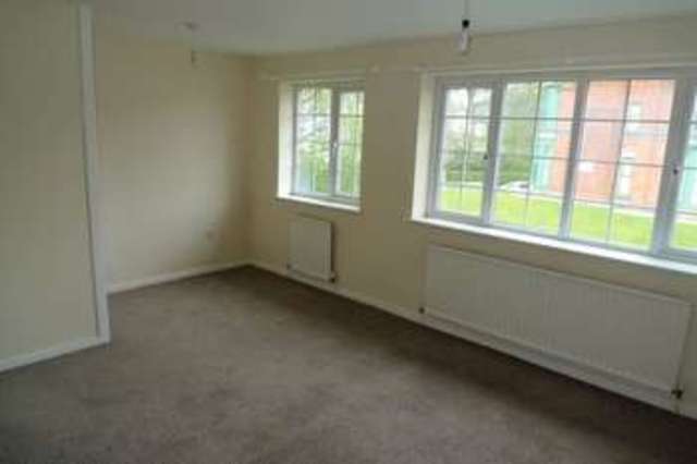  Image of 2 bedroom Semi-Detached house to rent in Park Road Bolton BL1 at Heaton BOLTON, BL1 4RD