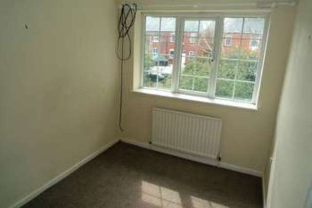  Image of 2 bedroom Semi-Detached house to rent in Park Road Bolton BL1 at Heaton BOLTON, BL1 4RD