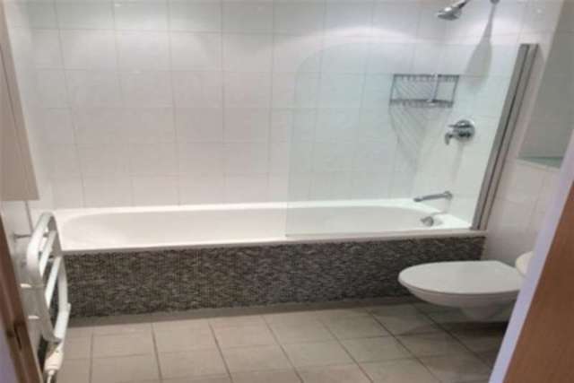  Image of 2 bedroom Flat to rent in Gotts Road Leeds LS12 at Leeds, LS12 1DL