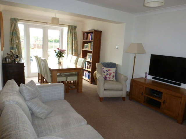  Image of 3 bedroom Semi-Detached house to rent in Bourne Close Winterbourne Bristol BS36 at Winterbourne Bristol Winterbourne, BS36 1PJ