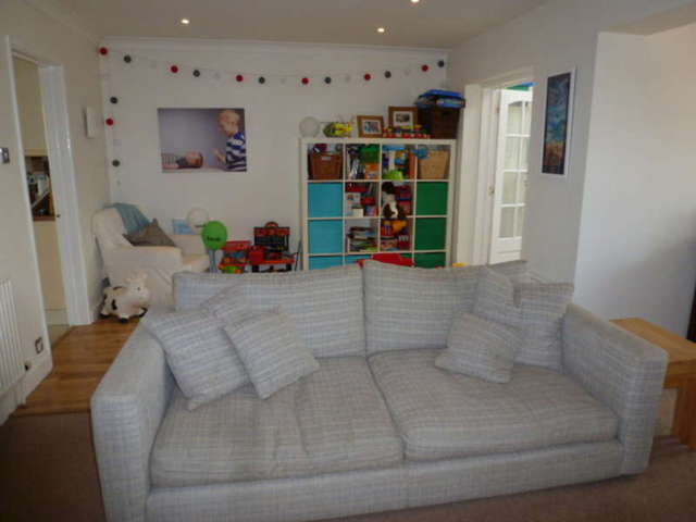  Image of 3 bedroom Semi-Detached house to rent in Bourne Close Winterbourne Bristol BS36 at Winterbourne Bristol Winterbourne, BS36 1PJ