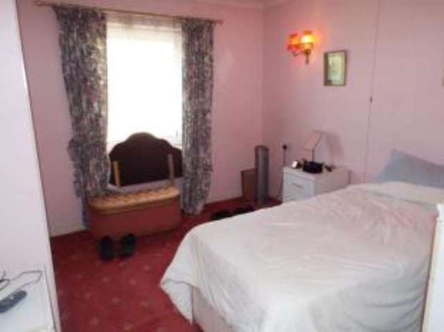  Image of 1 bedroom Retirement Property for sale in Sea Road Boscombe Bournemouth BH5 at Bournemouth Dorset Boscombe, BH5 1DG