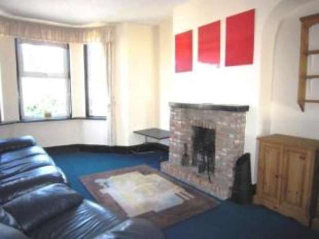  Image of 2 bedroom Flat for sale in Bournemouth Road Folkestone CT19 at Folkestone Kent Folkestone, CT19 5BA