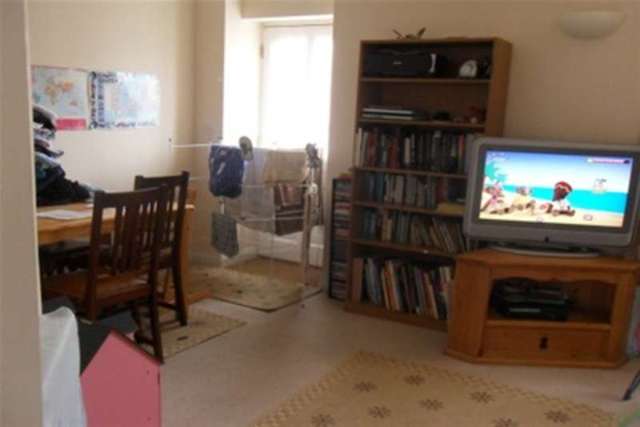  Image of 2 bedroom Terraced house to rent in Dartmoor Court Bovey Tracey Newton Abbot TQ13 at Newton Abbot, TQ13 9FG
