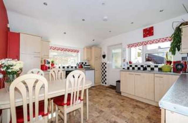  Image of 3 bedroom Detached house for sale in Bowyer Road Abingdon OX14 at Bowyer Road  Abingdon, OX14 2EW