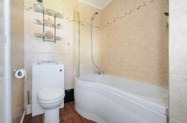  Image of 3 bedroom Detached house for sale in Bowyer Road Abingdon OX14 at Bowyer Road  Abingdon, OX14 2EW