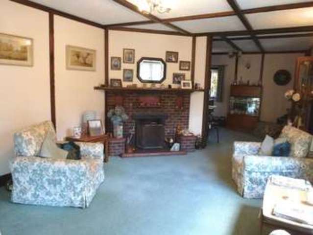  Image of 3 bedroom Detached house for sale in Ashurst Drive Tadworth KT20 at Ashurst Drive  Box Hill, Tadworth, KT20 7LS