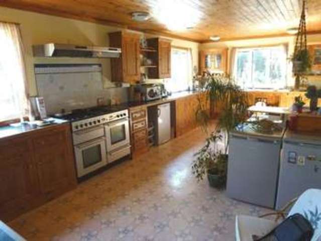  Image of 3 bedroom Detached house for sale in Ashurst Drive Tadworth KT20 at Ashurst Drive  Box Hill, Tadworth, KT20 7LS