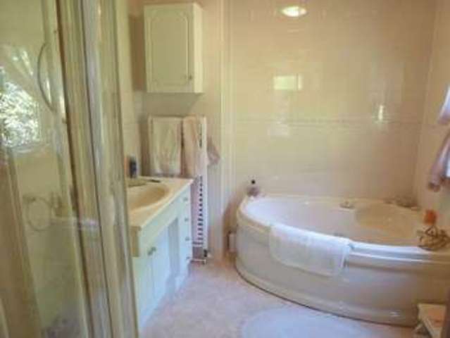  Image of 3 bedroom Detached house for sale in Ashurst Drive Tadworth KT20 at Ashurst Drive  Box Hill, Tadworth, KT20 7LS