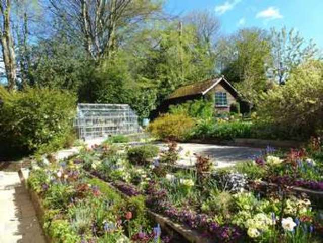  Image of 3 bedroom Detached house for sale in Ashurst Drive Tadworth KT20 at Ashurst Drive  Box Hill, Tadworth, KT20 7LS