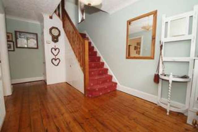  Image of 4 bedroom Detached house for sale in Chaulden Lane Hemel Hempstead HP1 at Chaulden Lane  Hemel Hempstead, HP1 2BT