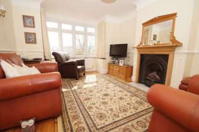  Image of 4 bedroom Detached house for sale in Chaulden Lane Hemel Hempstead HP1 at Chaulden Lane  Hemel Hempstead, HP1 2BT